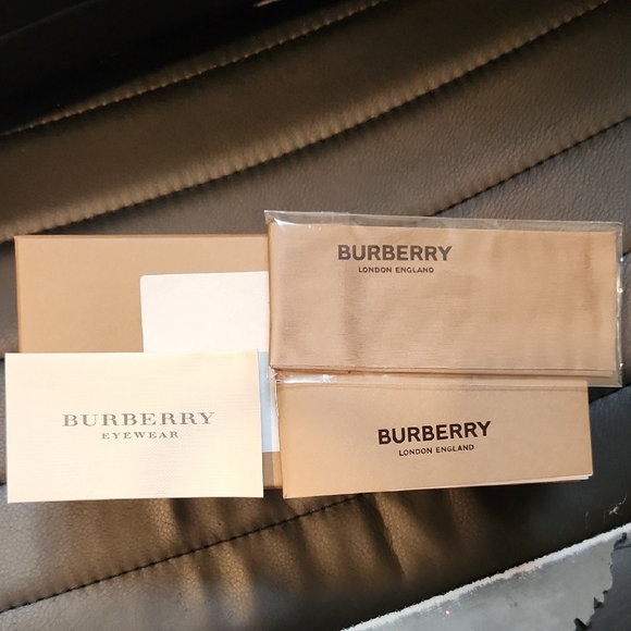 Burberry Sunglasses Packaging Set - Picture 1 of 3